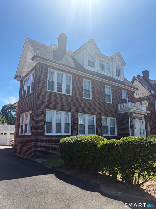 160 Elm St, West Haven, CT, 06516-4607 | Card Image