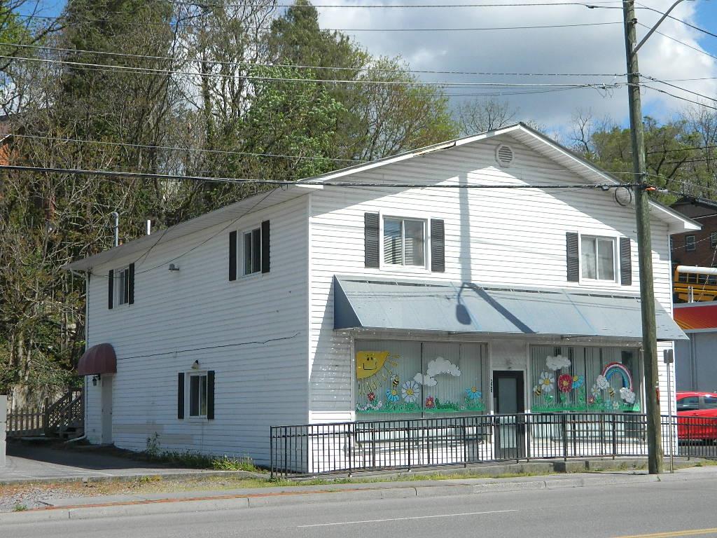 320 N Main St, Marion, VA 24354