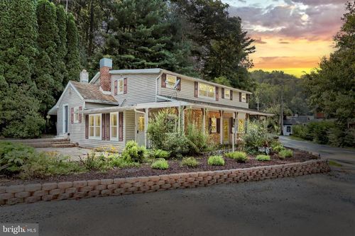 6381 Glatfelters Station Rd, SEVEN VALLEYS, PA, 17360-8642 | Card Image