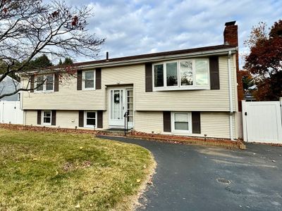 114 Newbury St, House other with 3 bedrooms, 1 bathrooms and 4 parking in Framingham MA | Image 1