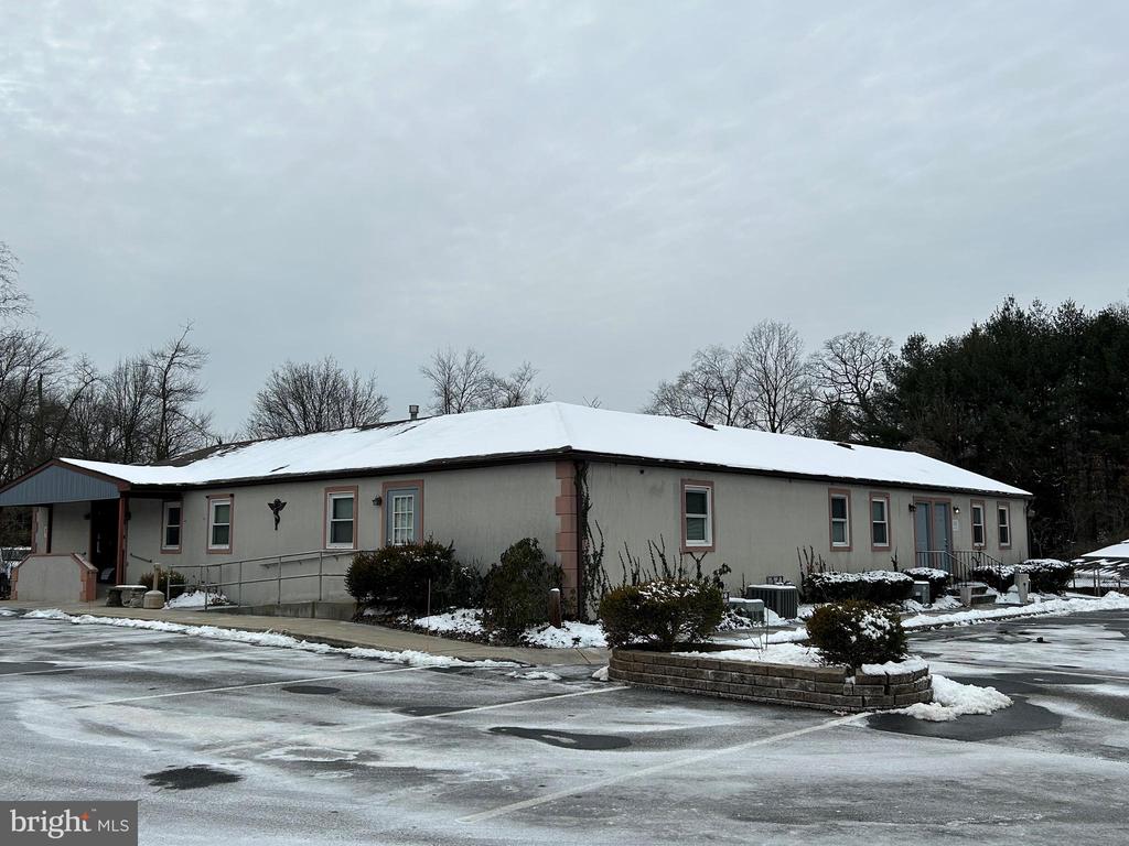 3001 Bridgeboro Rd, Delran, NJ 08075