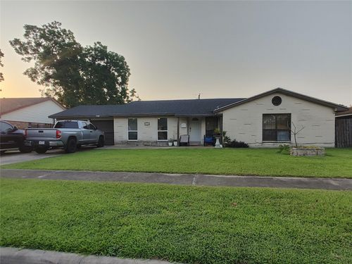 9711 Ebb St, Houston, TX, 77089-1211 | Card Image