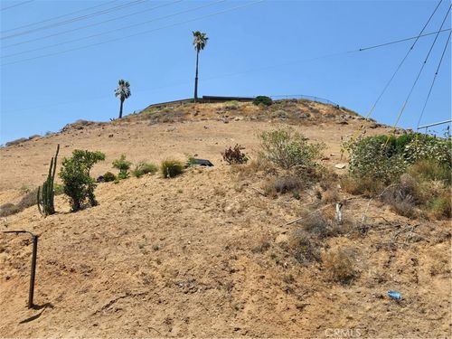 5623 Golden West Ave, Jurupa Valley, CA, 92509-5626 | Card Image