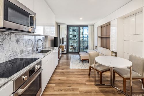 apt-1806-987 Queen St, Honolulu, HI, 96814-5284 | Card Image