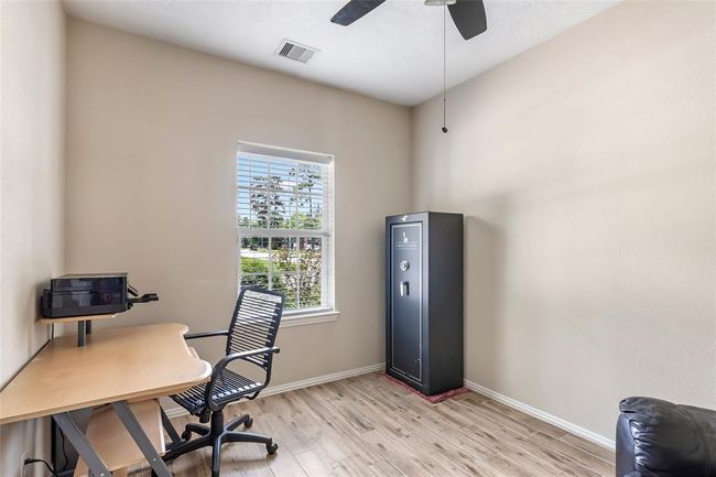 Study/ office at from of the home. | Image 20