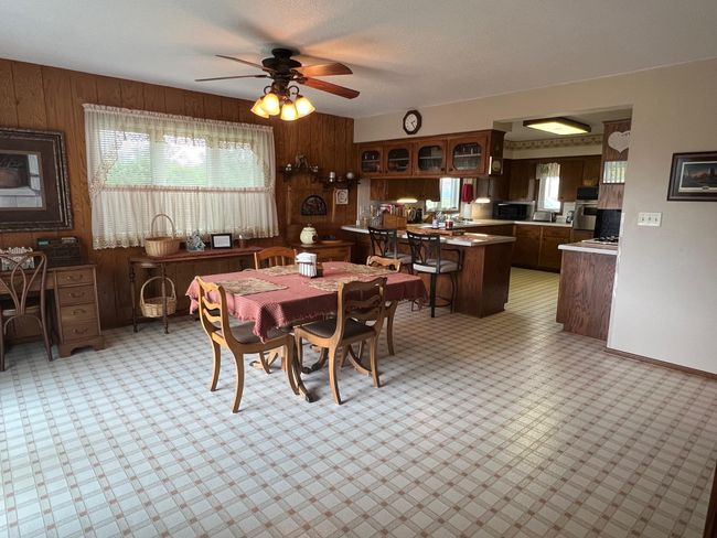 Dining Room and Kitchen | Image 25