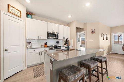 9109 Honey Mesquite, Seguin, TX, 78155-3479 | Card Image