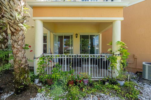 unit-102-10242 Nw 7th St, Miami, FL, 33172-4095 | Card Image