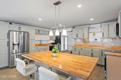 406 S Holcomb Circle, Corona de Tucson, AZ, 85641 | Card Image