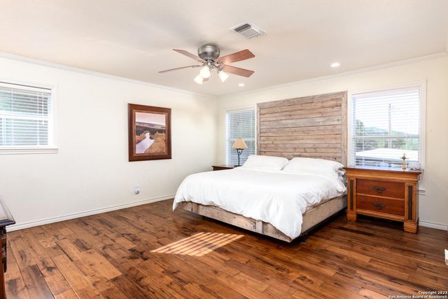 546 Beulah Pl, House other with 3 bedrooms, 3 bathrooms and null parking in Utopia TX | Image 21