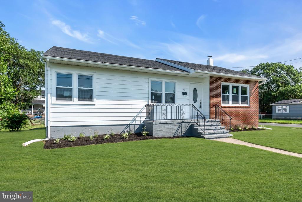 Residential in BURLINGTON 2