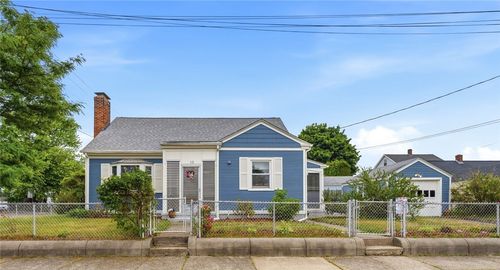 12 Gilmore Street, Pawtucket, RI, 02861 | Card Image