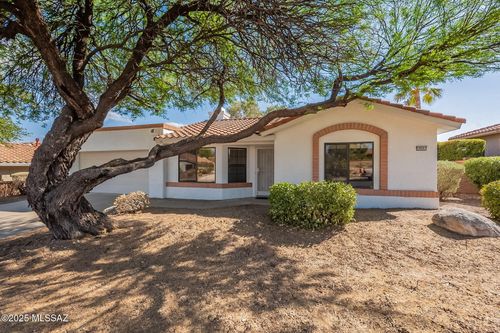 14561 N Line Post Ln, Oro Valley, AZ, 85755-6665 | Card Image