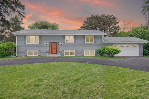 222 E Fairy Chasm Rd, Bayside, WI, 53217-1805 | Card Image