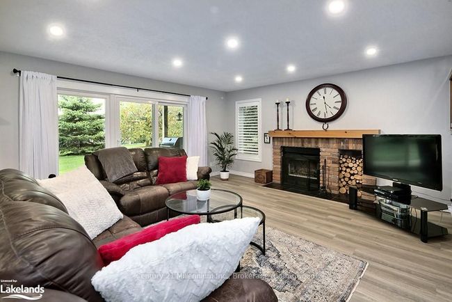539 Oxbow Cres, Condo with 4 bedrooms, 1 bathrooms and 1 parking in Collingwood ON | Image 11