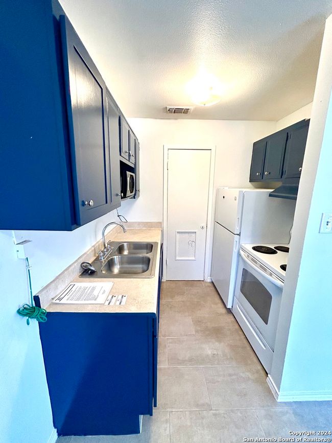 APT-5 - 643 W Summit Ave, Condo with 1 bedrooms, 1 bathrooms and null parking in San Antonio TX | Image 7