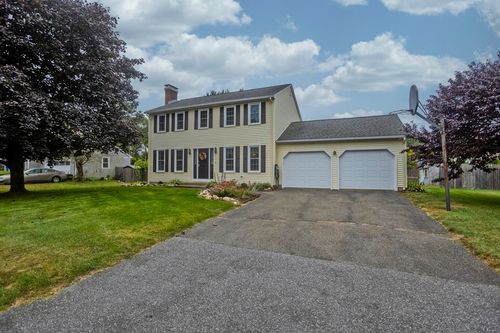 76 Sesame Dr, Chicopee, MA, 01020-4923 | Card Image