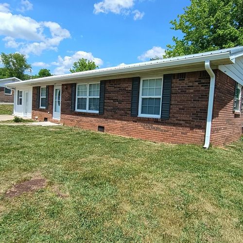 323 Tennessee Ave, Monticello, KY, 42633-3010 | Card Image