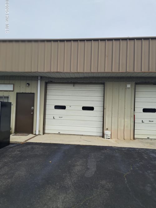 w2-5058 Hwy 70 W, Morehead City, NC, 28557-4539 | Card Image