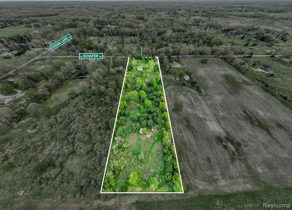 Schafer Rd, Pinckney, MI 48169