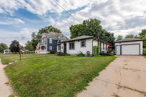 916 S Oak St, Lake City, MN, 55041-1857 | Card Image