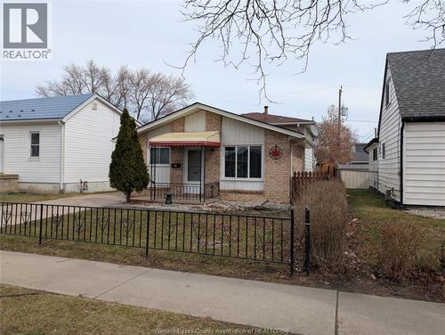 1146 California, Windsor, ON, N9B2Z9 | Card Image