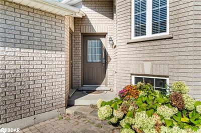 52 Monique Cres, House other with 4 bedrooms, 2 bathrooms and 4 parking in Barrie ON | Image 3