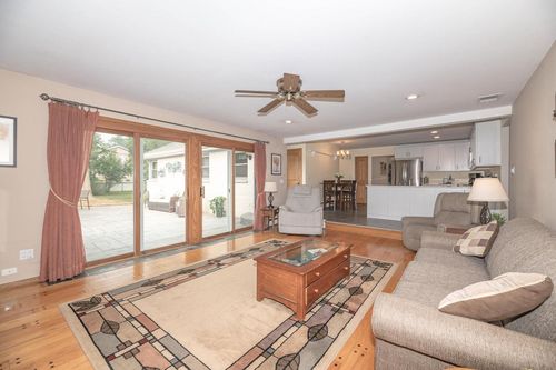 3303 S 123rd St, West Allis, WI, 53227-3812 | Card Image