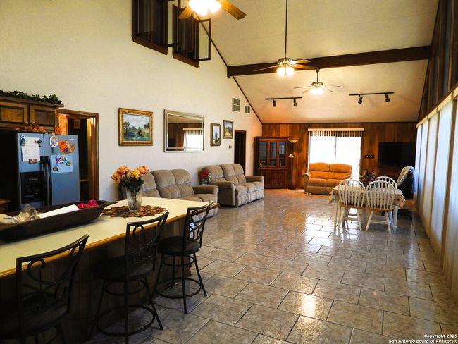 3078 Goat Hill Rd, House other with 4 bedrooms, 4 bathrooms and null parking in Lakehills TX | Image 7