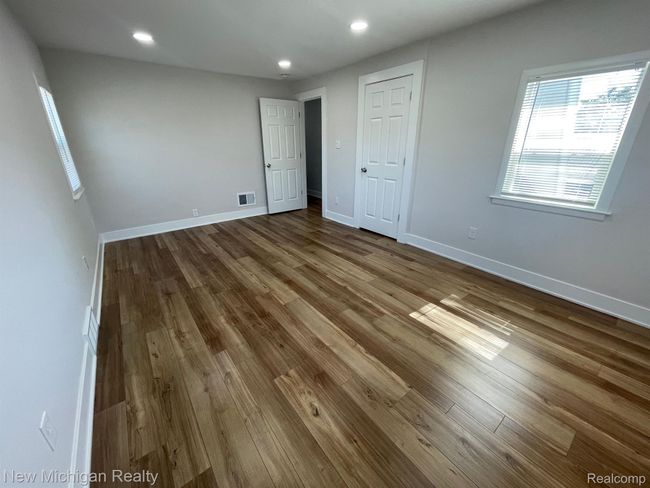 985 W Hazelhurst St, House other with 3 bedrooms, 3 bathrooms and null parking in Ferndale MI | Image 21