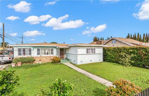 3937 W 106th St, Inglewood, CA, 90303-1826 | Card Image