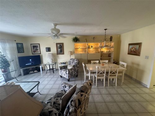 apt-302-16900 Ne 14th Ave, North Miami Beach, FL, 33162-2879 | Card Image