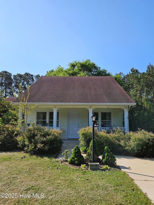 105 Wildflower Ln, Aydlett, NC, 27916-9609 | Card Image