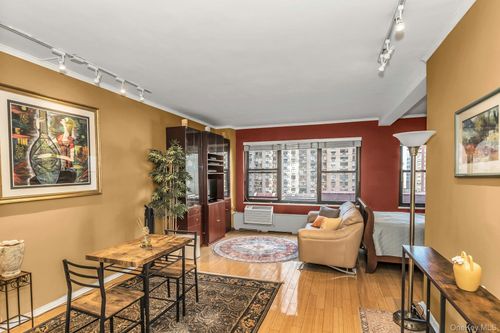 3m-south-2 Tudor City Pl, New York, NY, 10017-6800 | Card Image