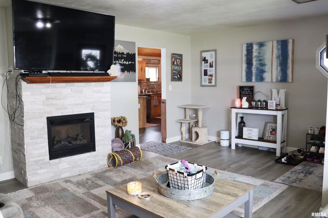 558 E Prospect St, House other with 3 bedrooms, 3 bathrooms and null parking in Farmington IL | Image 14