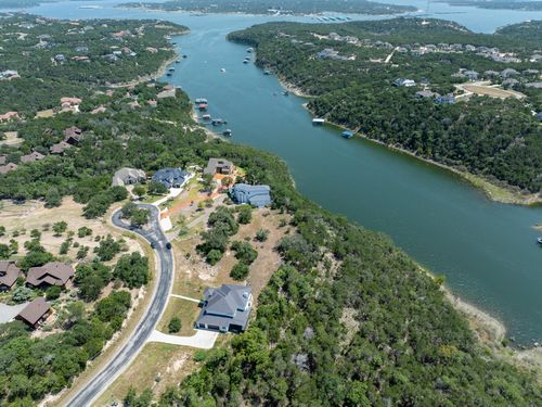 7220 Getaway Dr, Jonestown, TX, 78645-4587 | Card Image