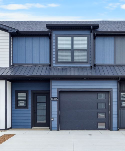 1606 Jonathan Wade Pvt Cir, Clarksville, TN, 37043-4121 | Card Image