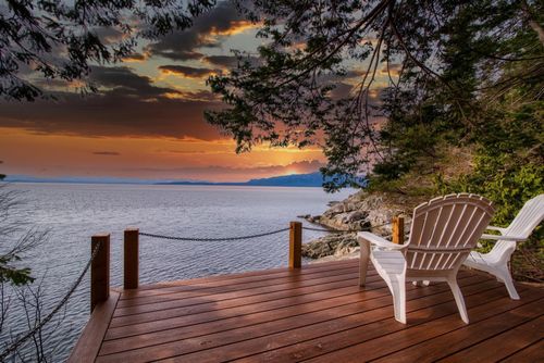 10991--10993 Sunshine Coast Highway, Halfmoon Bay, BC, V7Z1B8 | Card Image