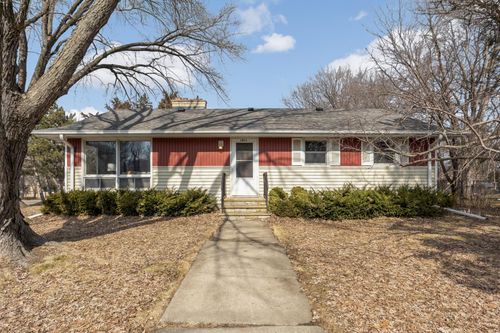 1811 Stanbridge Ave, Roseville, MN, 55113-1440 | Card Image