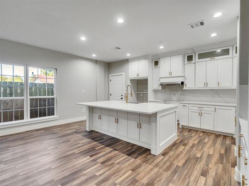 235 Hahlo St, Houston, TX, 77020-3017 | Card Image