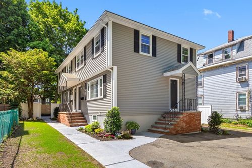 22 Park St, Wakefield, MA, 01880-5011 | Card Image
