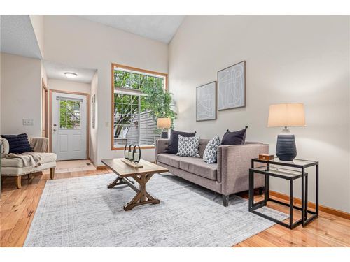 717 Grandview Way, Hudson, WI, 54016-5860 | Card Image