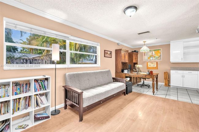 700 Nw 88 Th Ter, House other with 3 bedrooms, 2 bathrooms and null parking in Pembroke Pines FL | Image 19