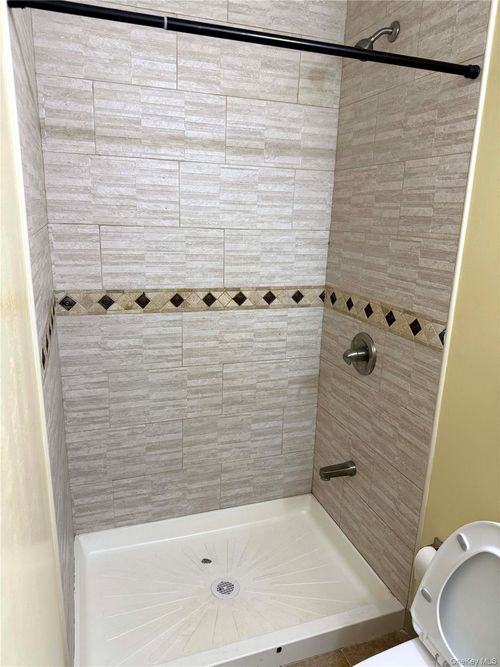 fl-2nd-3003 73rd St, East Elmhurst, NY, 11370-1418 | Card Image