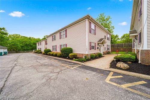 13-11541 Riverview Ct, Parma Heights, OH, 44130-2988 | Card Image