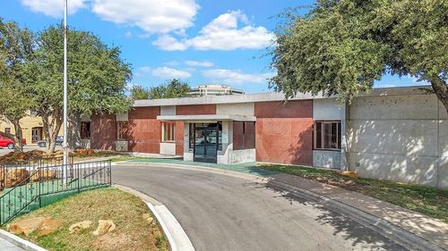 201 E Illinois Ave, Midland, TX, 79701-4852 | Card Image