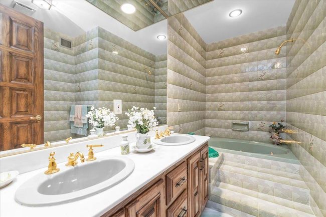 Guest Bathroom | Image 19