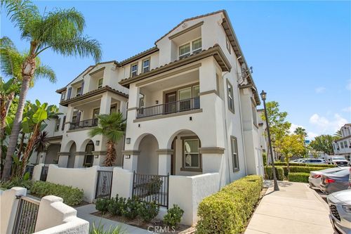 11 Travis Rd, Buena Park, CA, 90621-8426 | Card Image