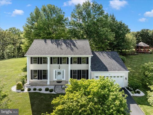 91 Prides Xing, SHENANDOAH JUNCTION, WV, 25442-4576 | Card Image