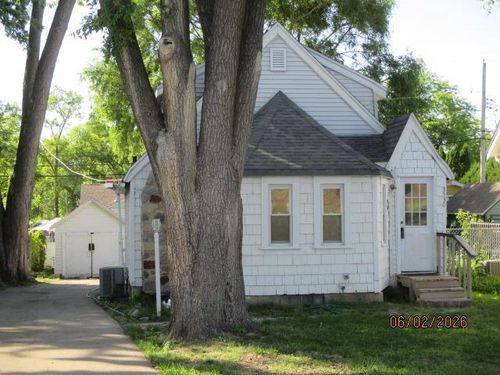 3530 Ridgeway Ave, Madison, WI, 53704-4106 | Card Image